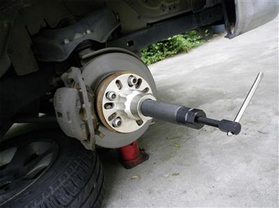 Hydraulic spindle and wheel hub
