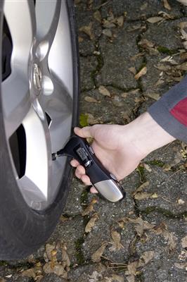 Auto emergency tool/digital tyre gauge