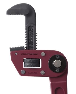 Pipe wrench with adjustable head